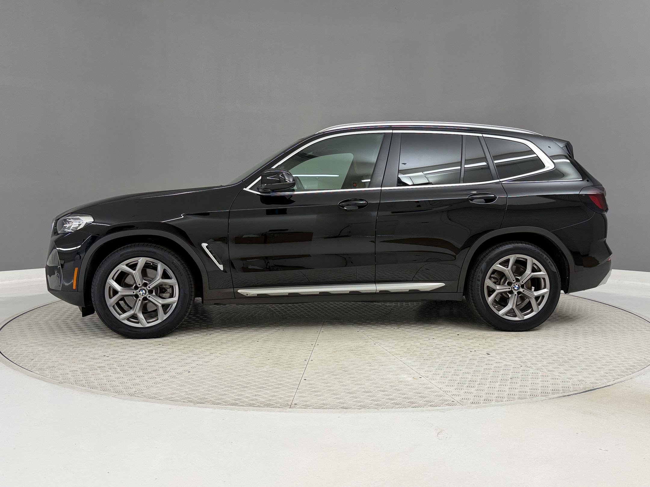 Certified 2023 BMW X3 sDrive30i w/ Premium Package RWD image 2