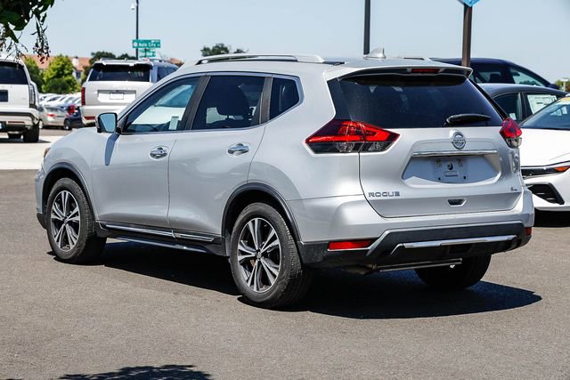 Used 2018 Nissan Rogue SL FWD image 2