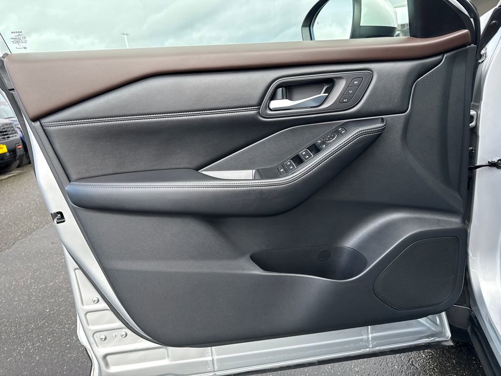 Used 2022 Nissan Rogue SL w/ SL Premium Package image 23