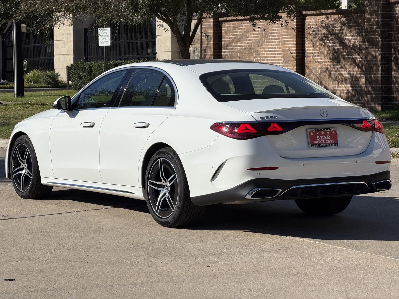 Used 2025 Mercedes-Benz E 350 Sedan image 15