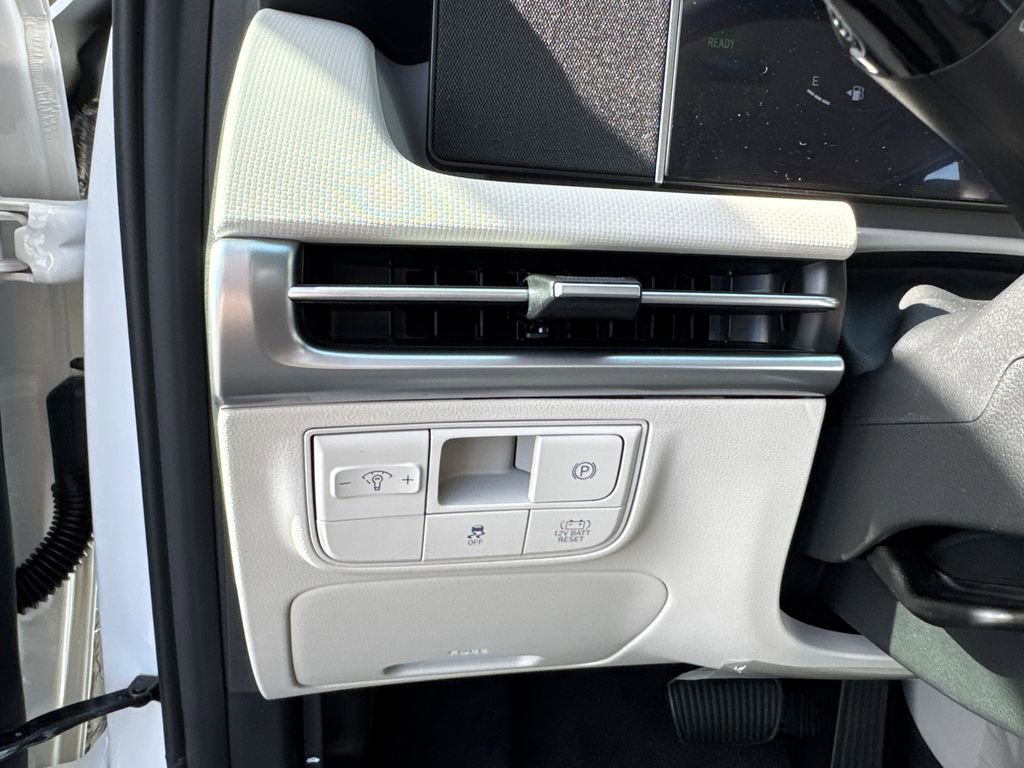 New 2026 Hyundai Tucson Blue SE image 21