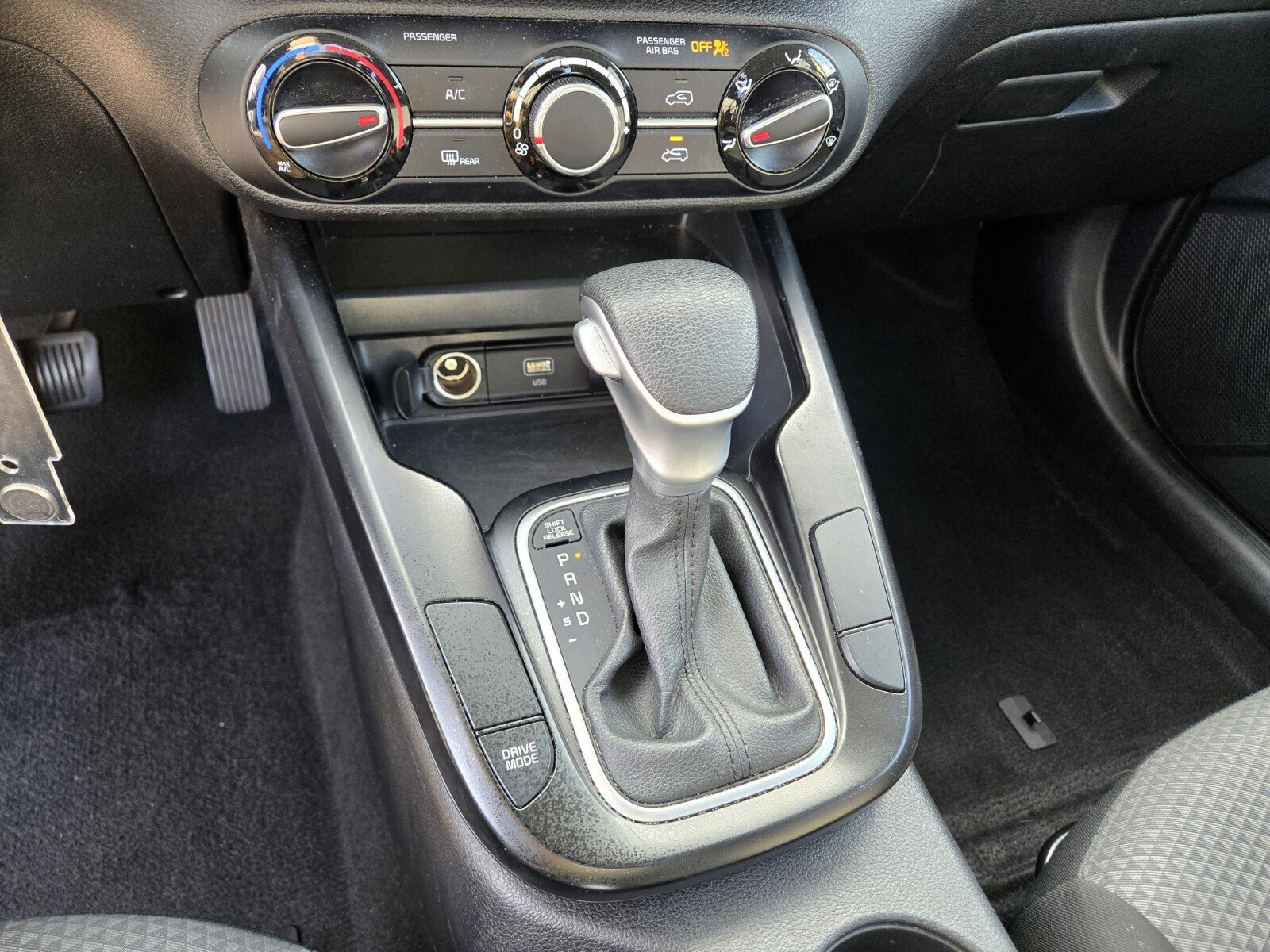 Certified 2024 Kia Soul LX w/ Option Group 015 image 20