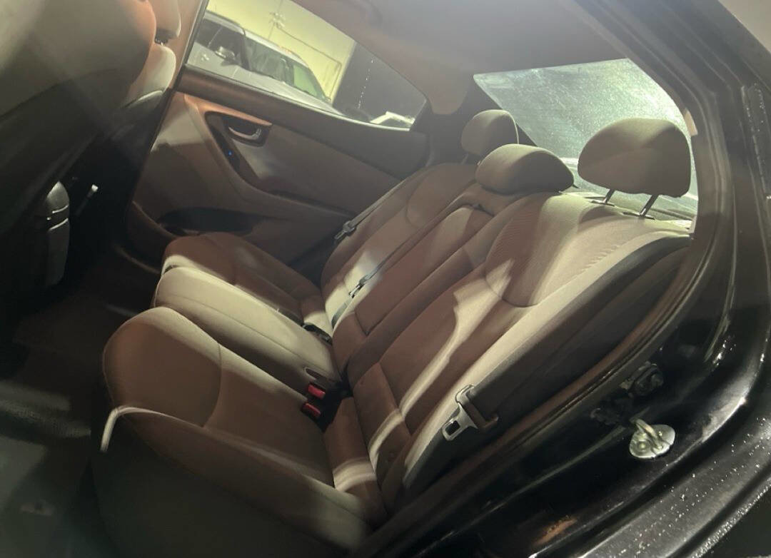 Used 2016 Hyundai Elantra SE w/ Option Group 02 image 16