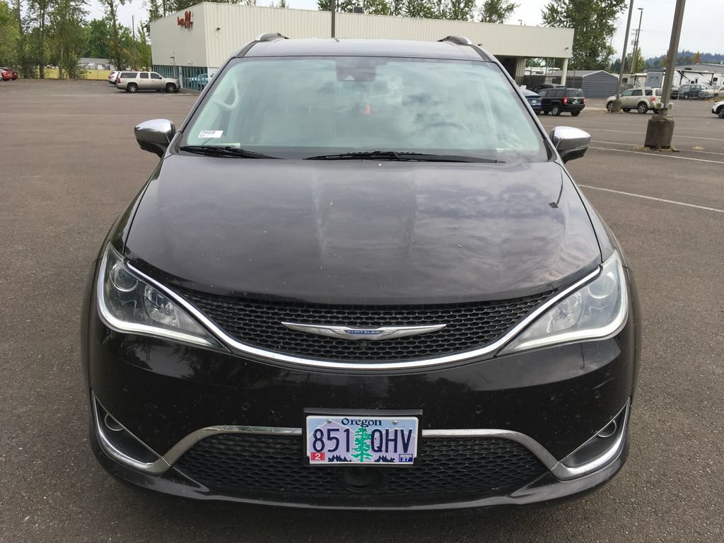 Used 2017 Chrysler Pacifica Limited FWD image 9