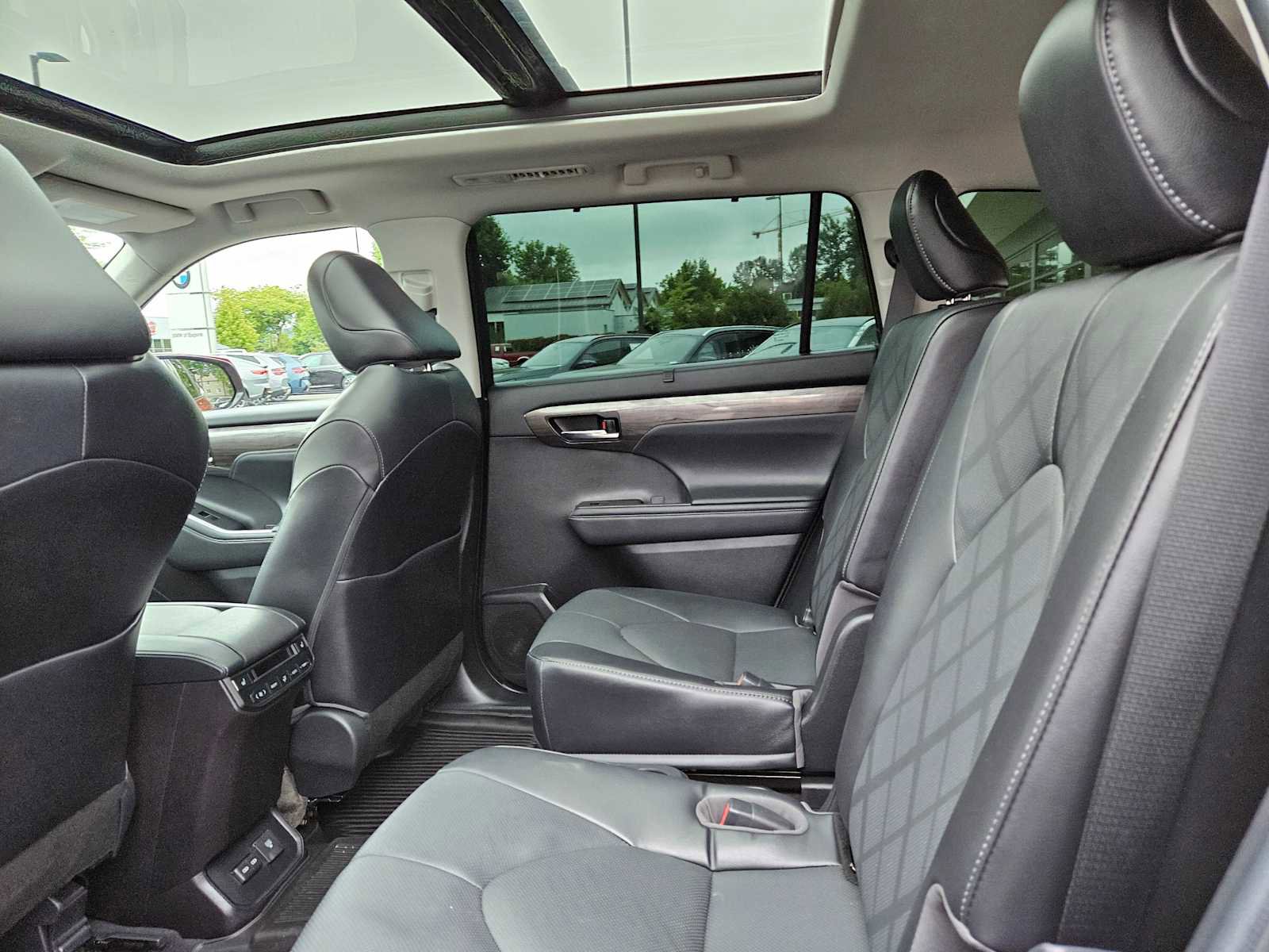 Used 2022 Toyota Highlander Platinum image 20