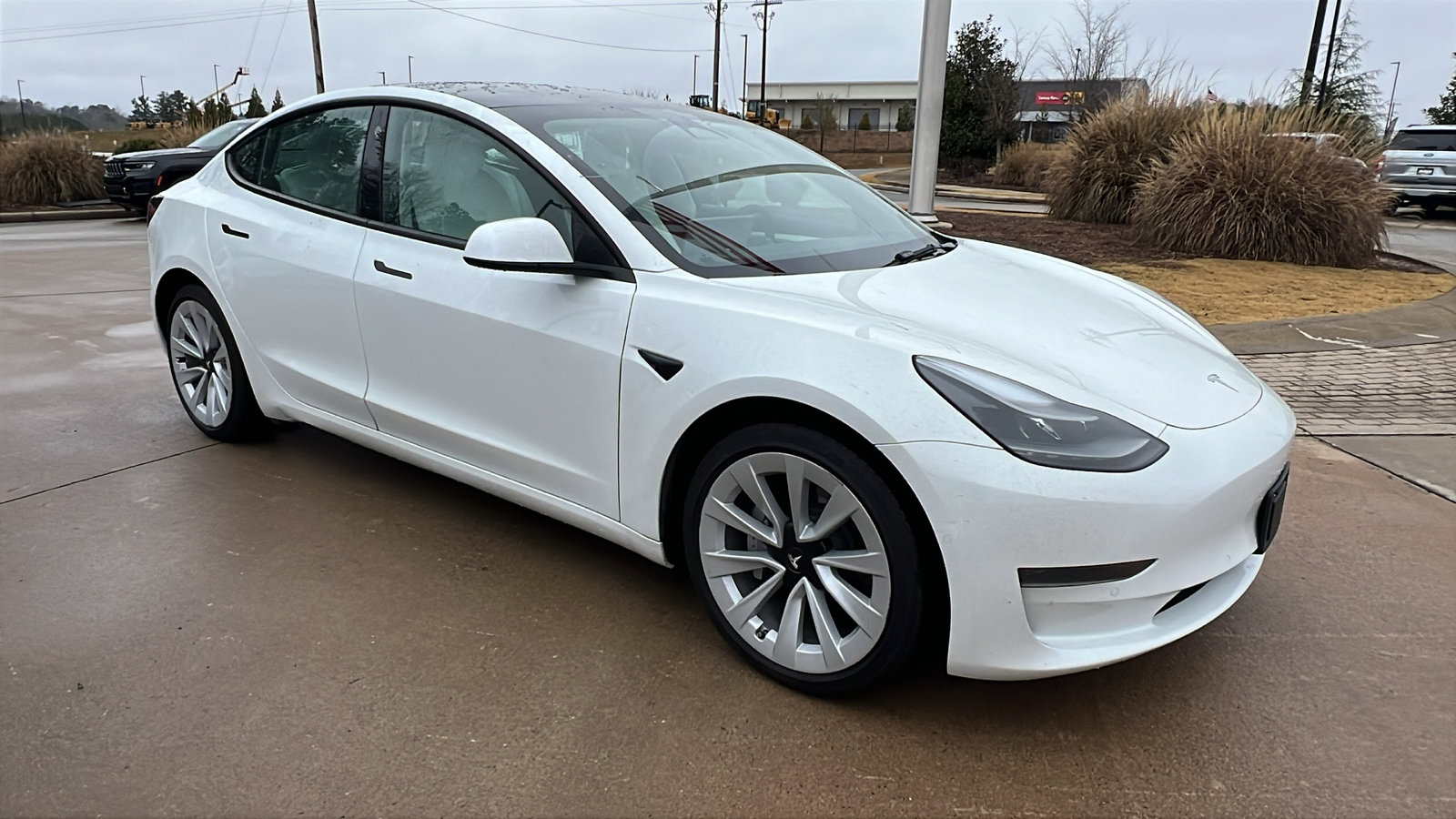 Used 2022 Tesla Model 3 Standard Range image 5