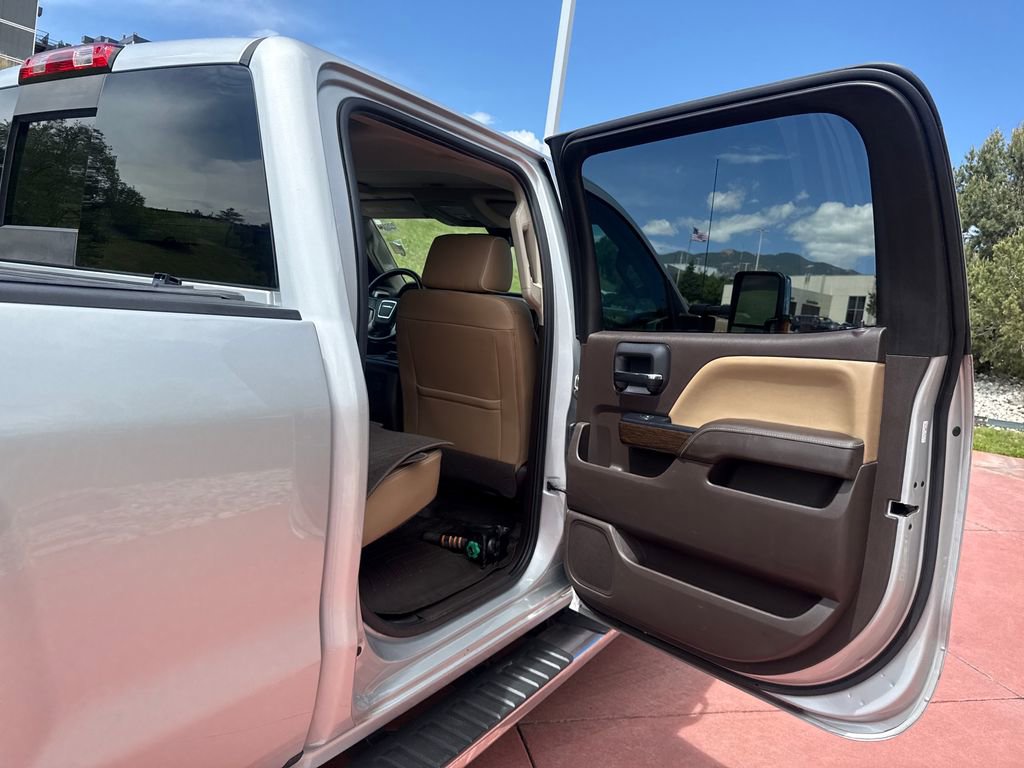 Used 2019 GMC Sierra 2500 Denali w/ Duramax Plus Package AWD/4WD image 21