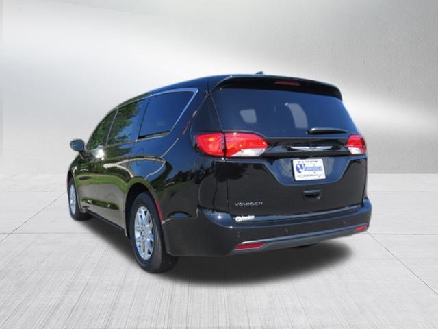 New 2025 Chrysler Voyager LX FWD image 5