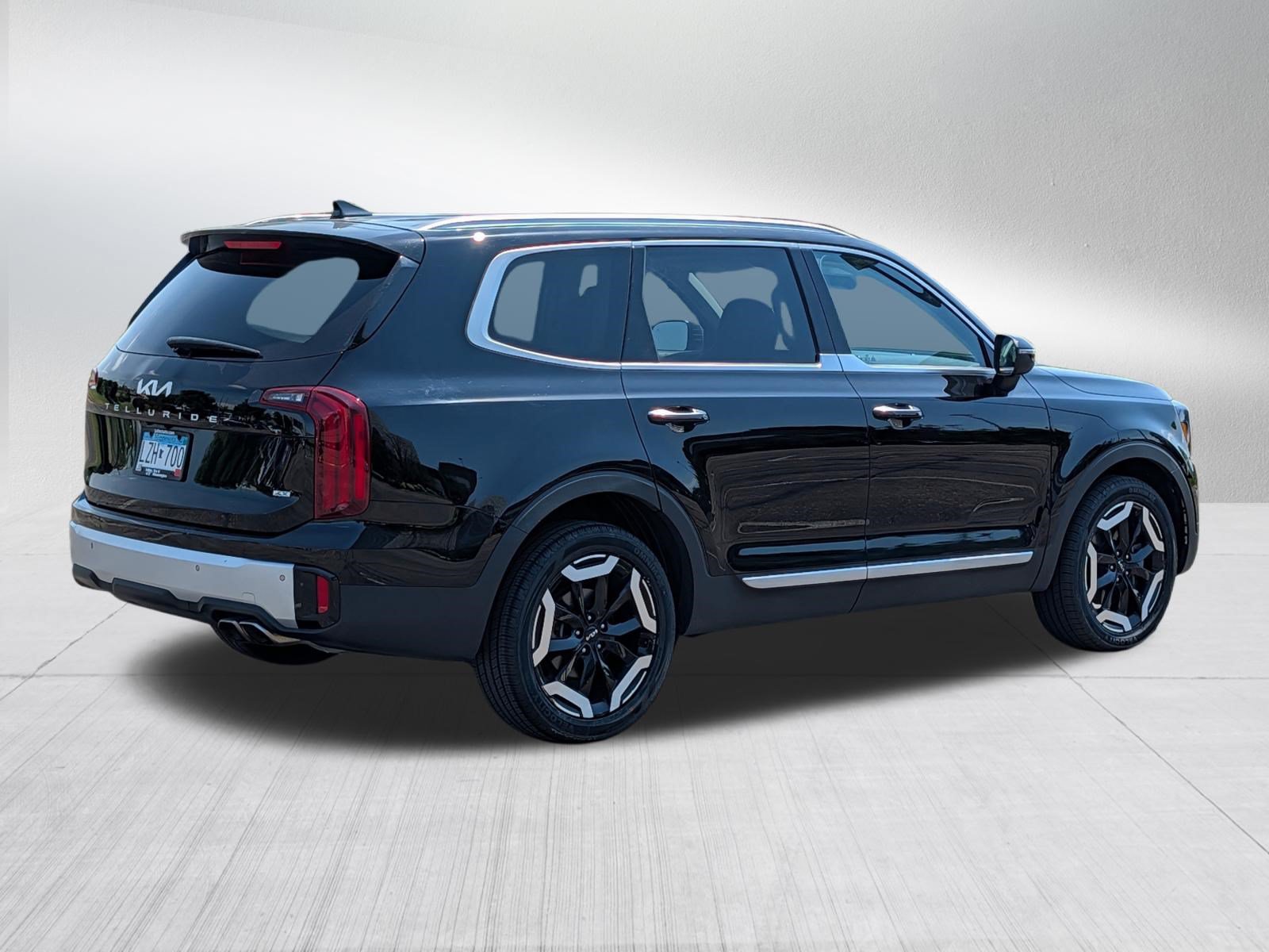 Certified 2024 Kia Telluride S w/ S Sunroof Package AWD/4WD image 7
