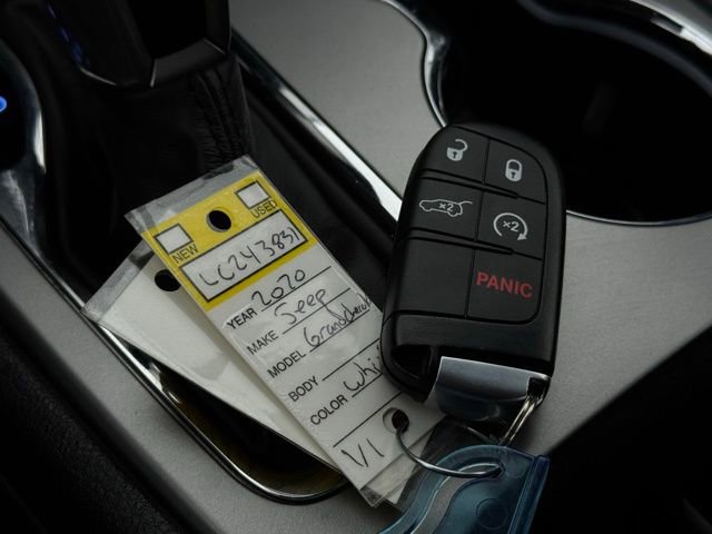 Used 2020 Jeep Grand Cherokee Altitude image 38