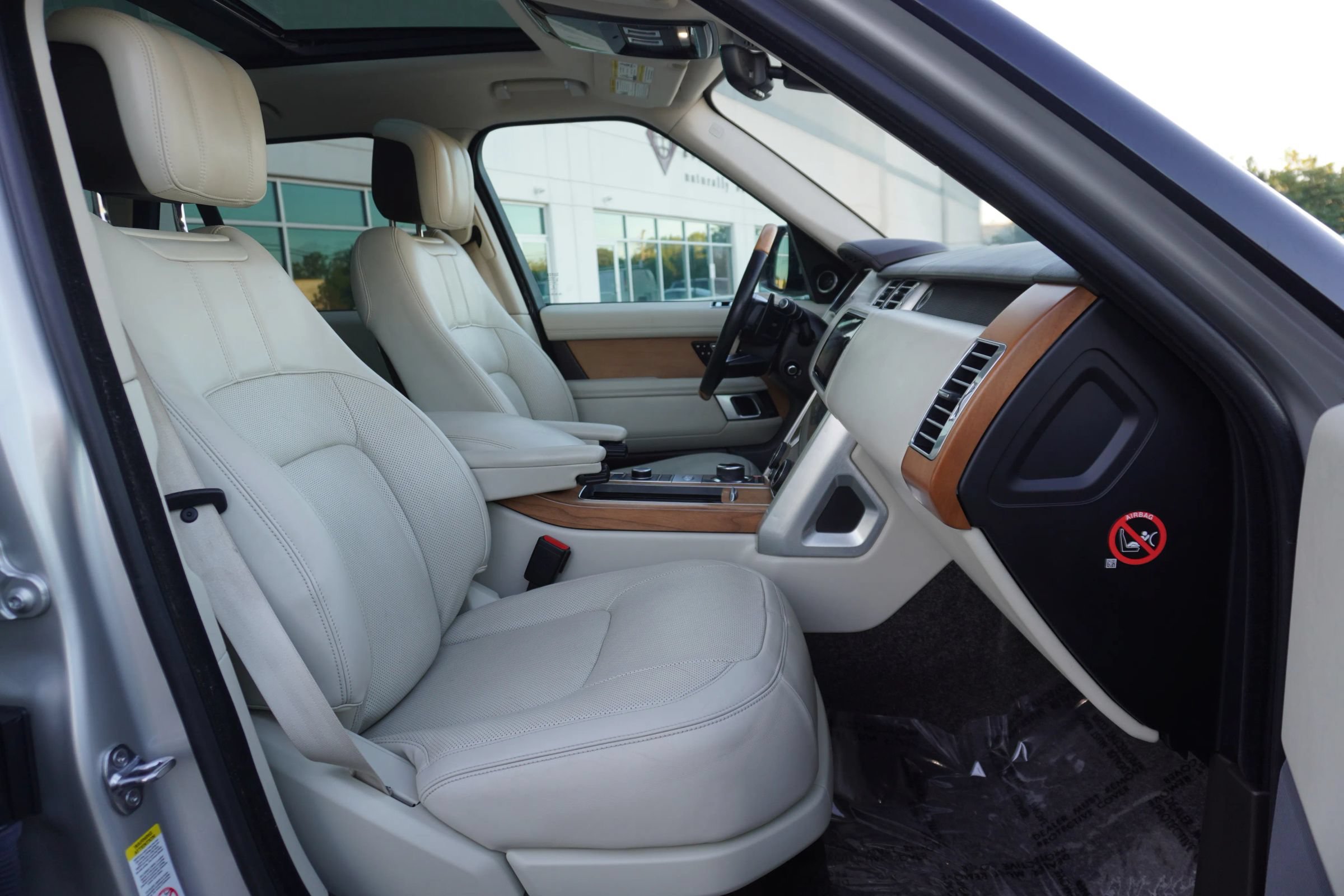 Used 2019 Land Rover Range Rover Supercharged AWD/4WD image 10