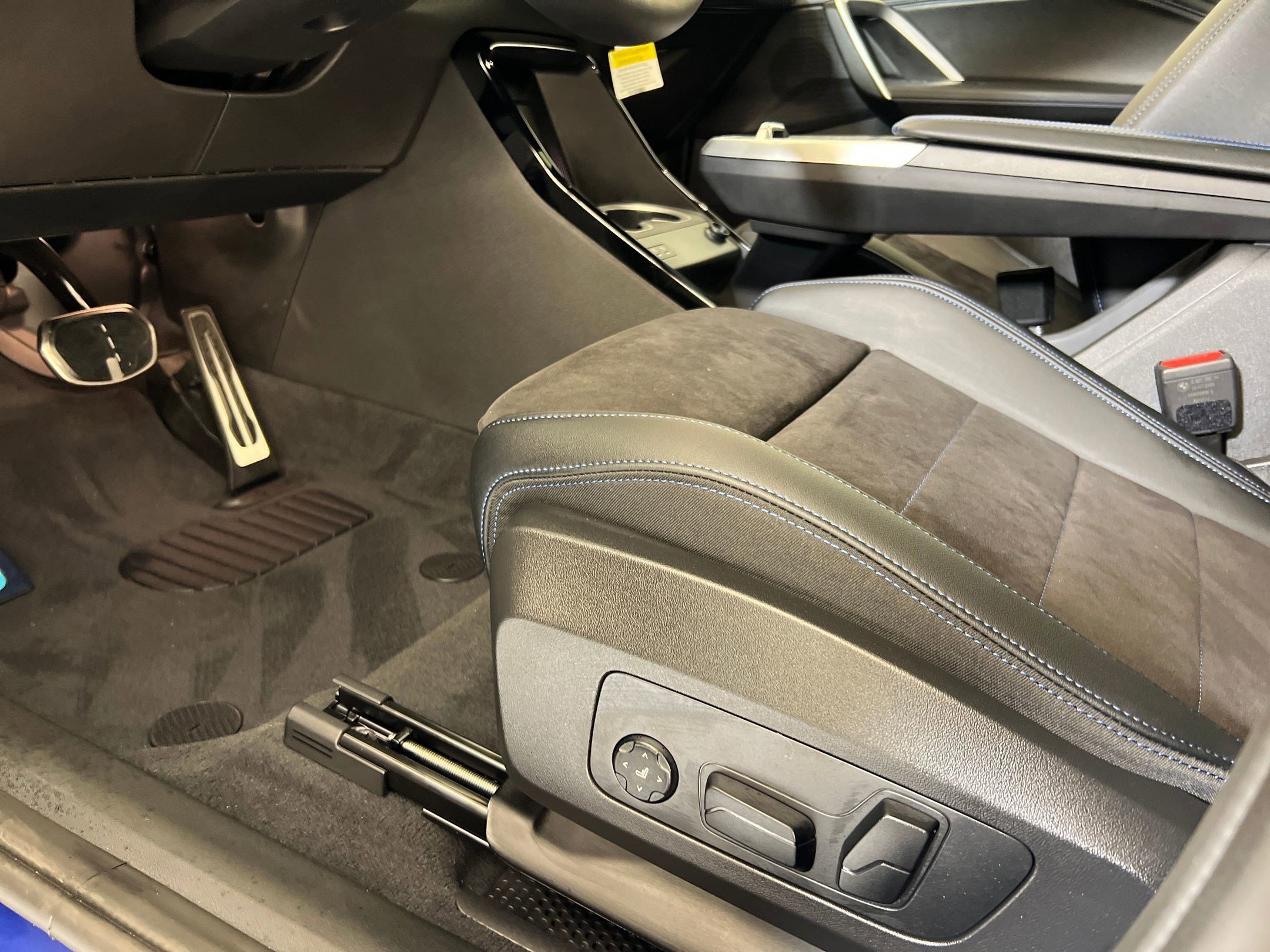 Used 2026 BMW X2 M35i w/ Technology Package image 13