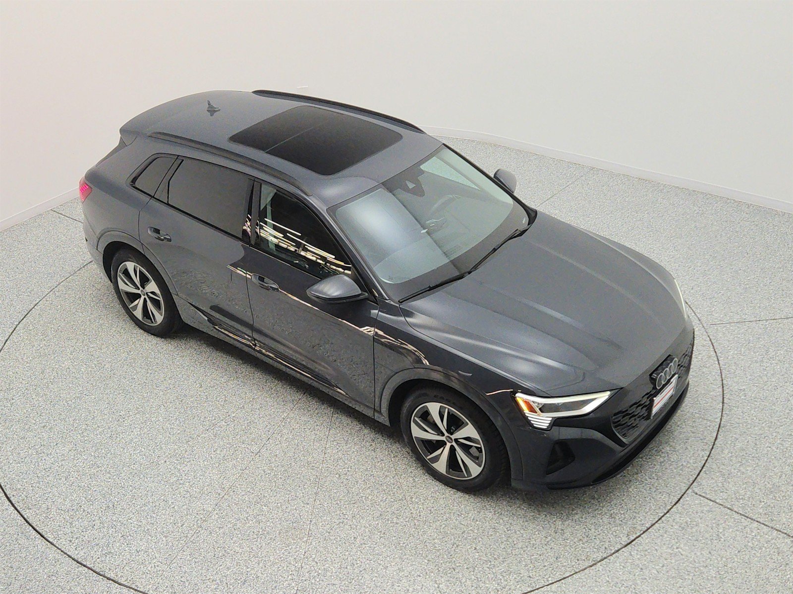 Used 2024 Audi Q8 e-tron Premium AWD/4WD image 24