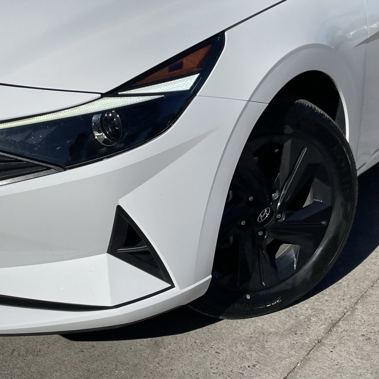 Used 2023 Hyundai Elantra Blue image 8