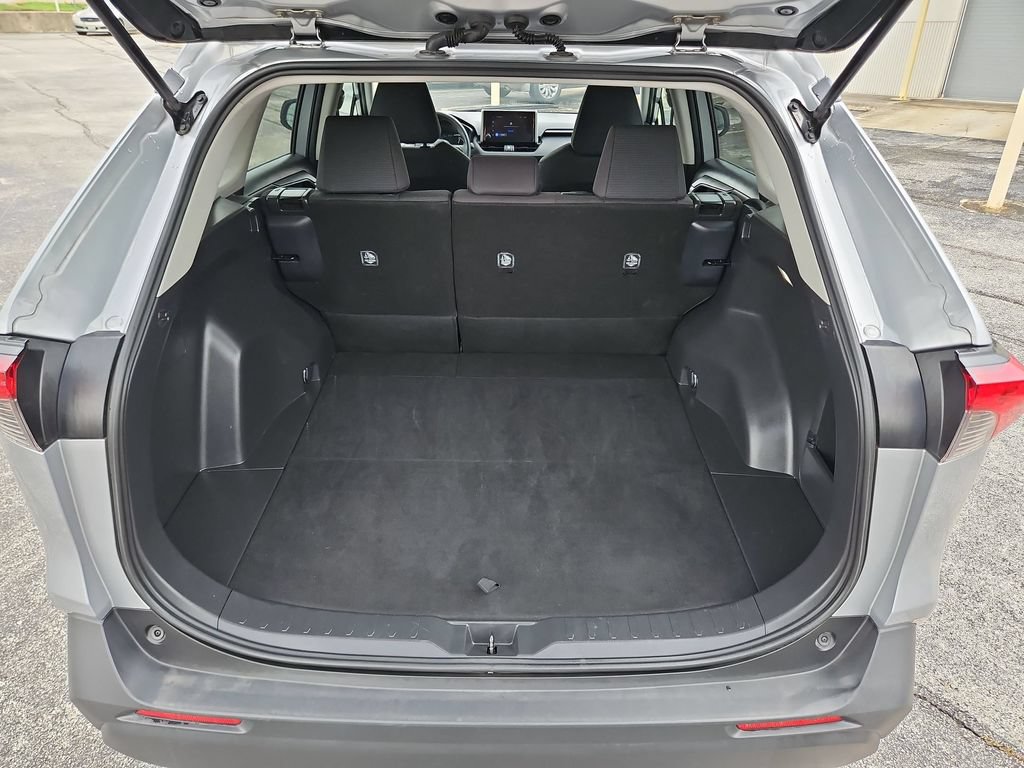 Used 2025 Toyota RAV4 LE FWD image 29