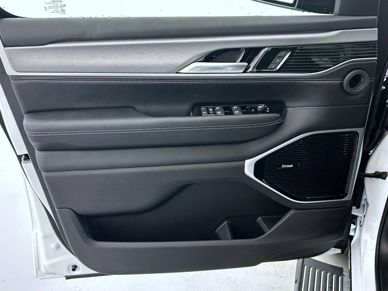 New 2026 Jeep Grand Wagoneer Limited AWD/4WD image 10