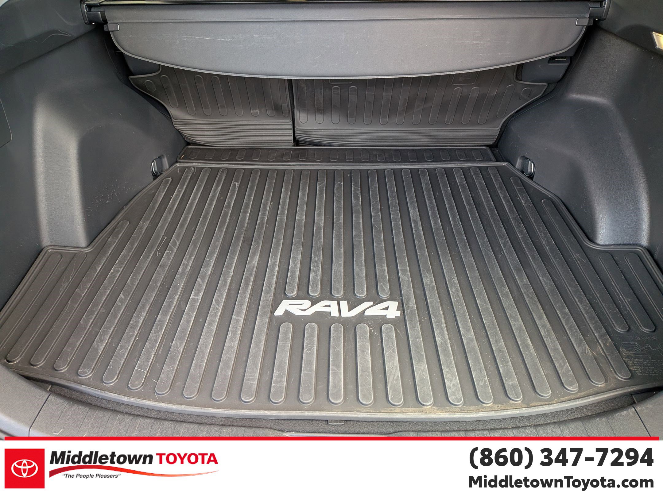 Certified 2025 Toyota RAV4 LE image 32