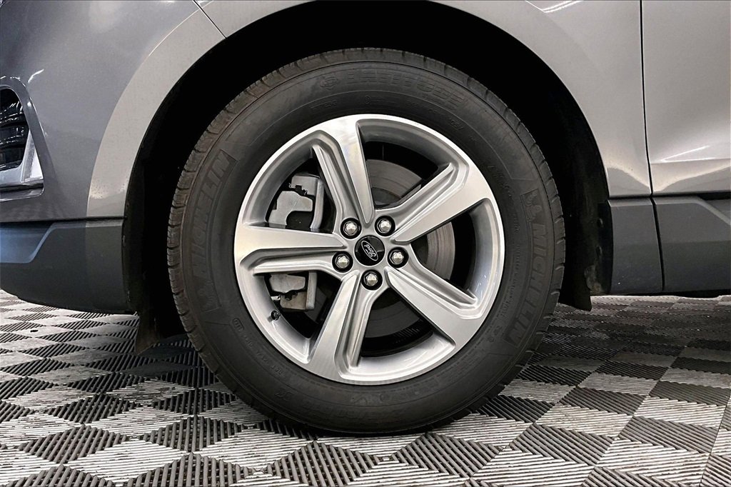 Used 2023 Ford Edge SEL w/ Convenience Package image 8