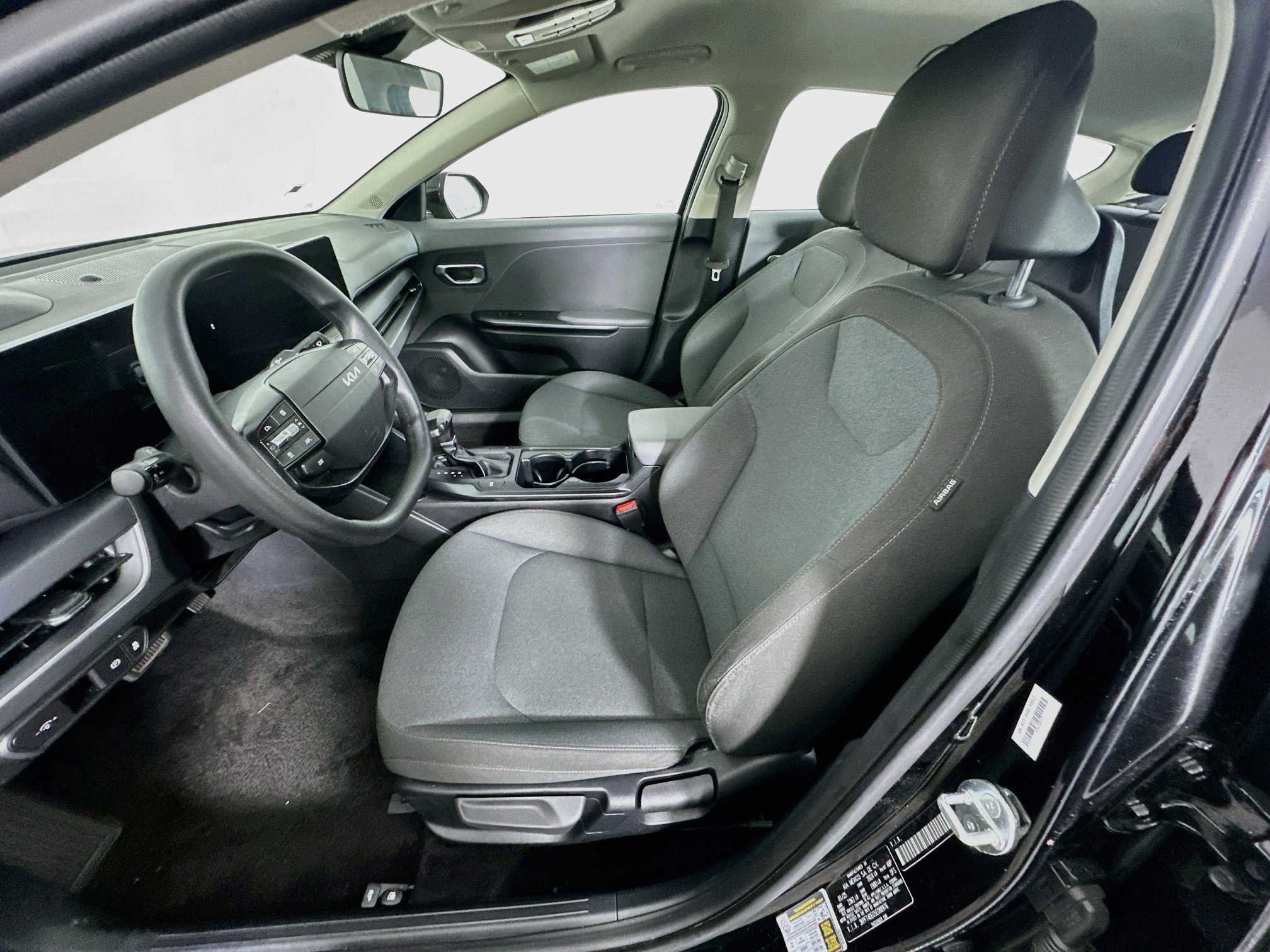 Used 2025 Kia K4 FWD image 13