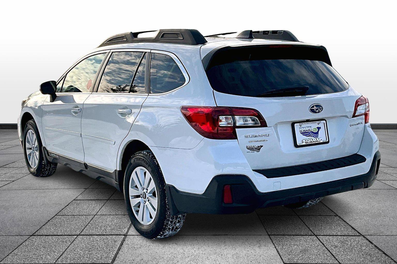 Used 2019 Subaru Outback 2.5i Premium image 2