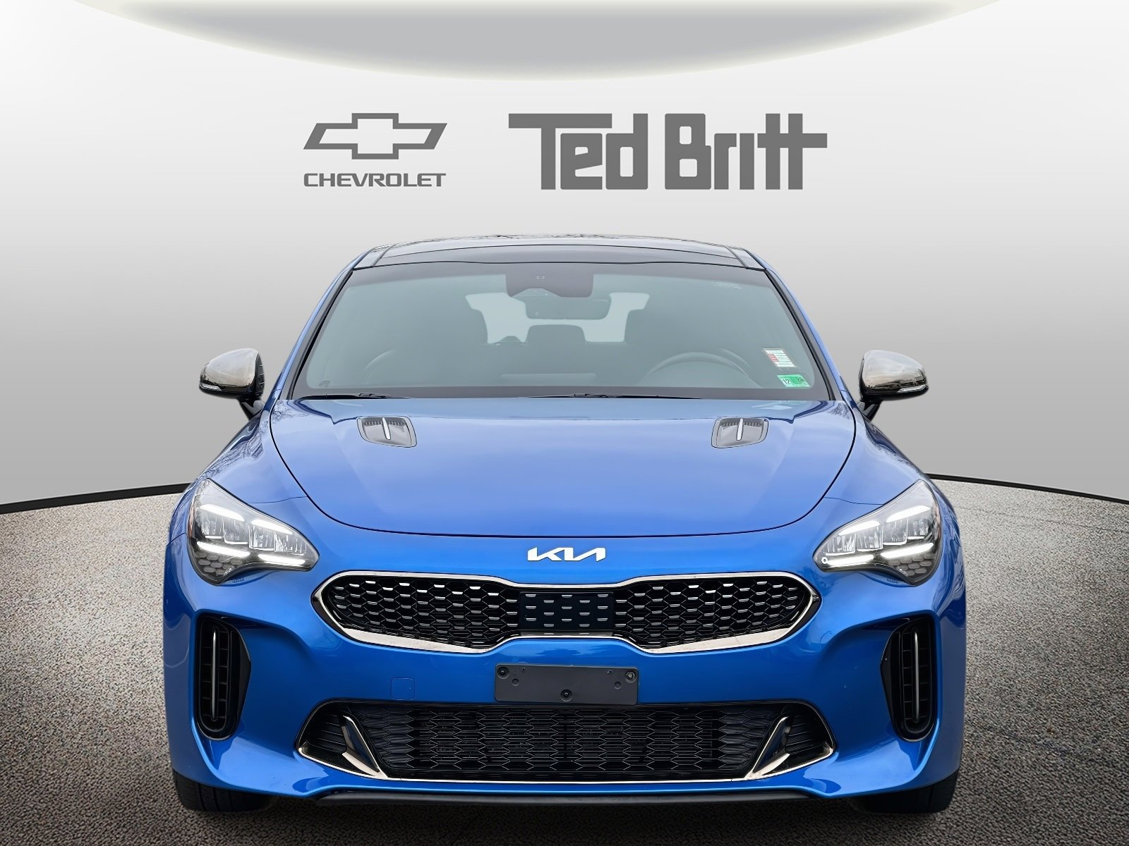Used 2022 Kia Stinger GT-Line w/ Sun & Sound Package image 2