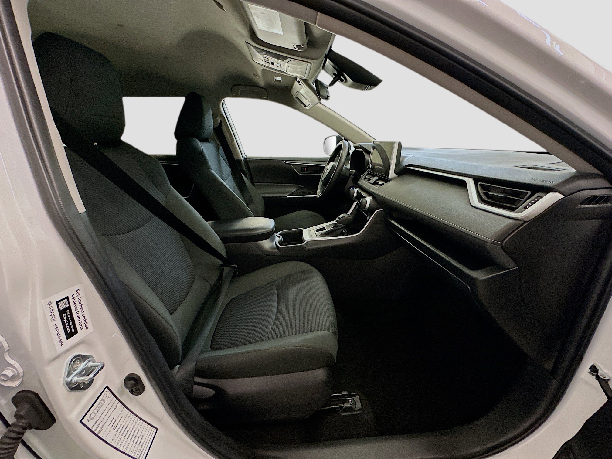 Used 2025 Toyota RAV4 LE image 32