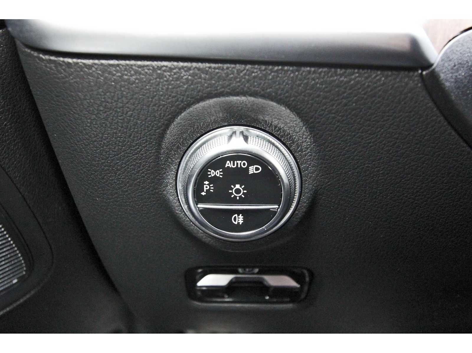 Used 2024 Mercedes-Benz C 300 Sedan image 18