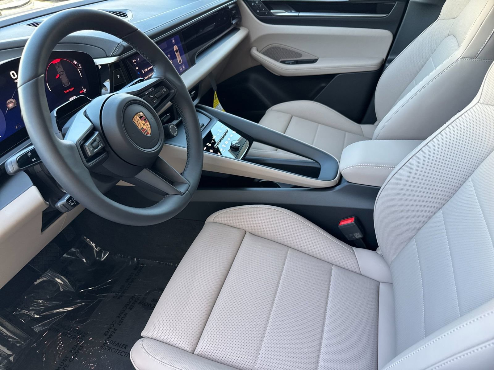 Certified 2026 Porsche Macan 4 Electric AWD/4WD image 4
