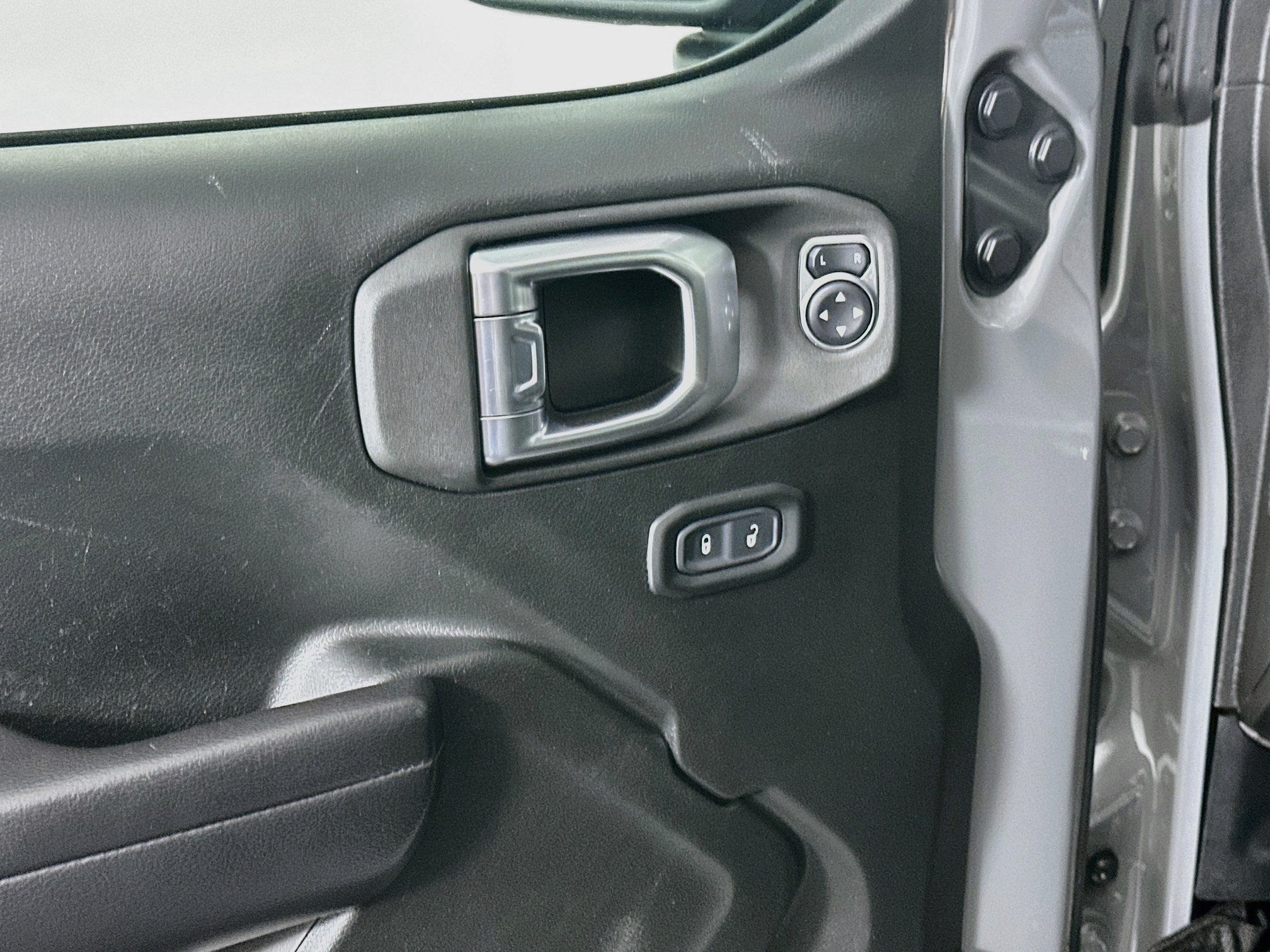 Used 2021 Jeep Wrangler Sport AWD/4WD image 15