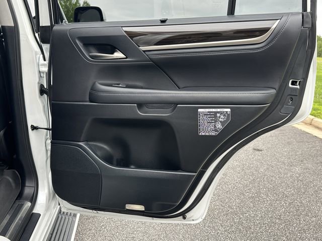 Used 2018 Lexus LX 570 4WD image 18