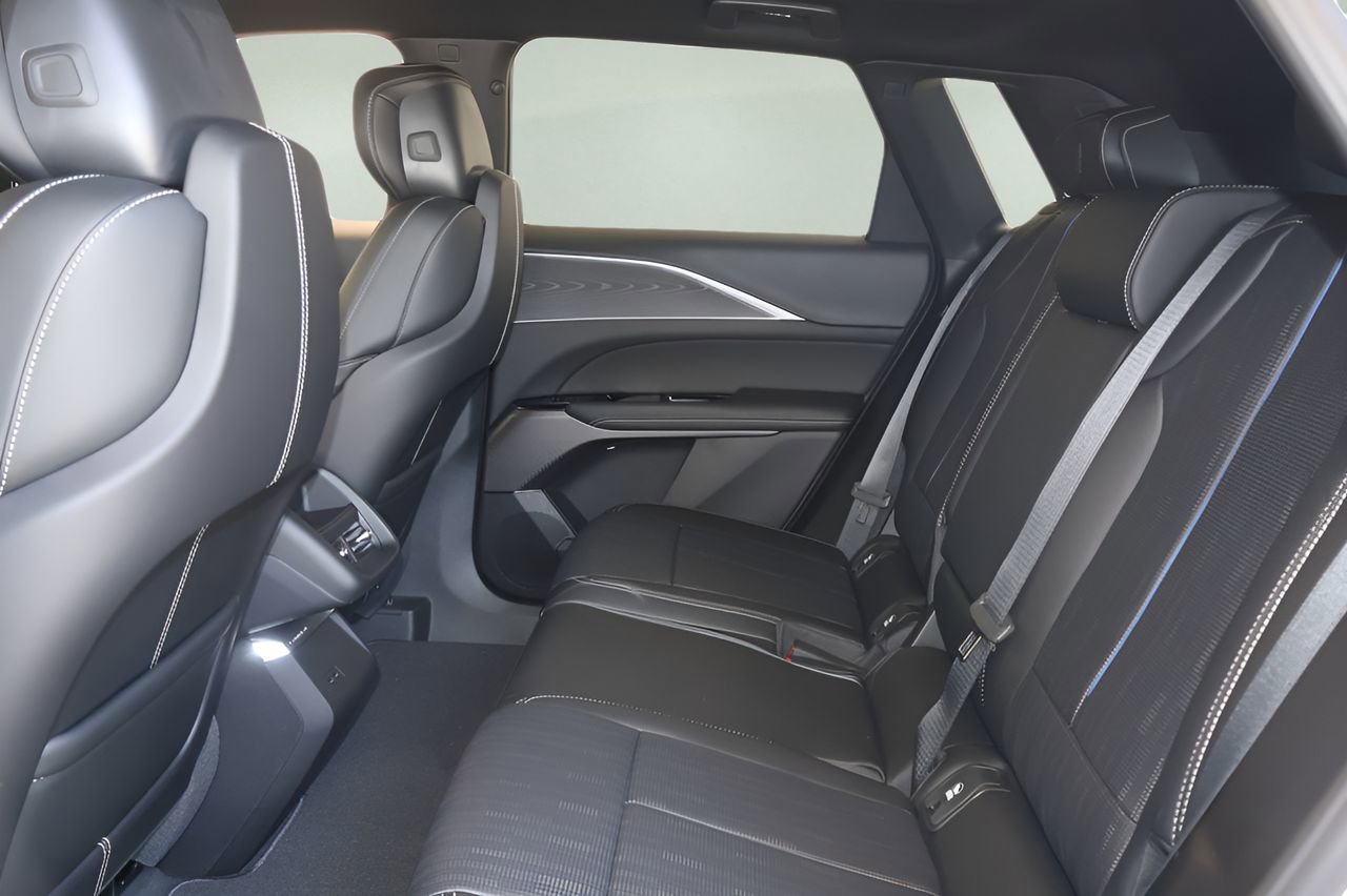 New 2026 Cadillac Lyriq Sport AWD/4WD image 13