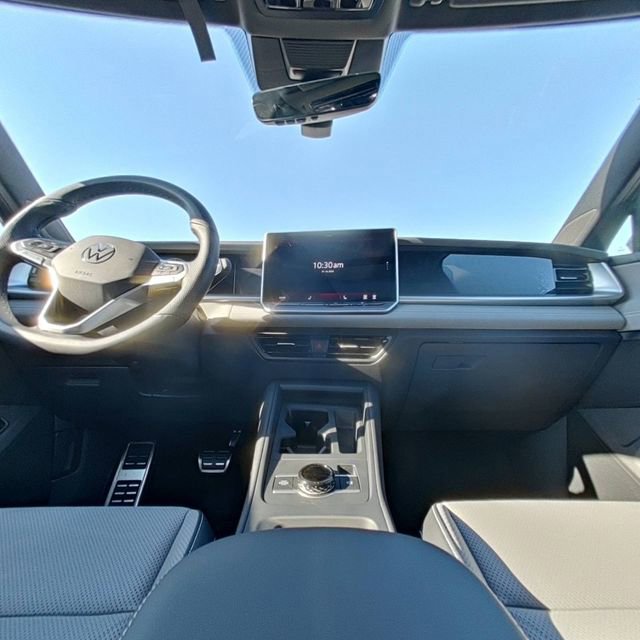 New 2026 Volkswagen Tiguan SE R-Line image 25