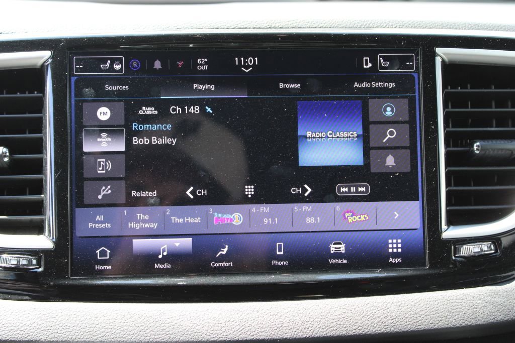 Used 2025 Chrysler Pacifica Select image 25