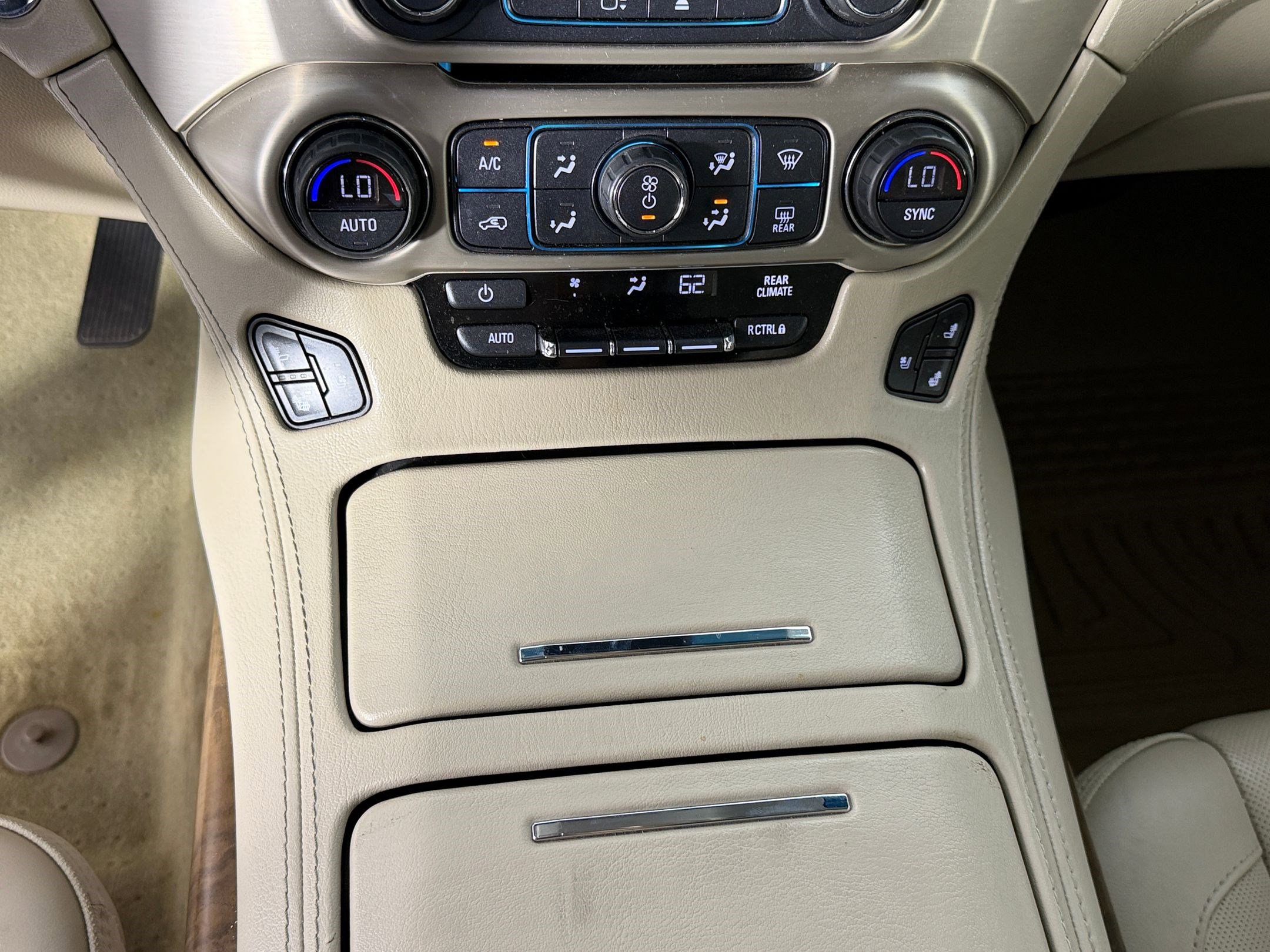 Used 2018 GMC Yukon Denali w/ Denali Ultimate Package AWD/4WD image 17