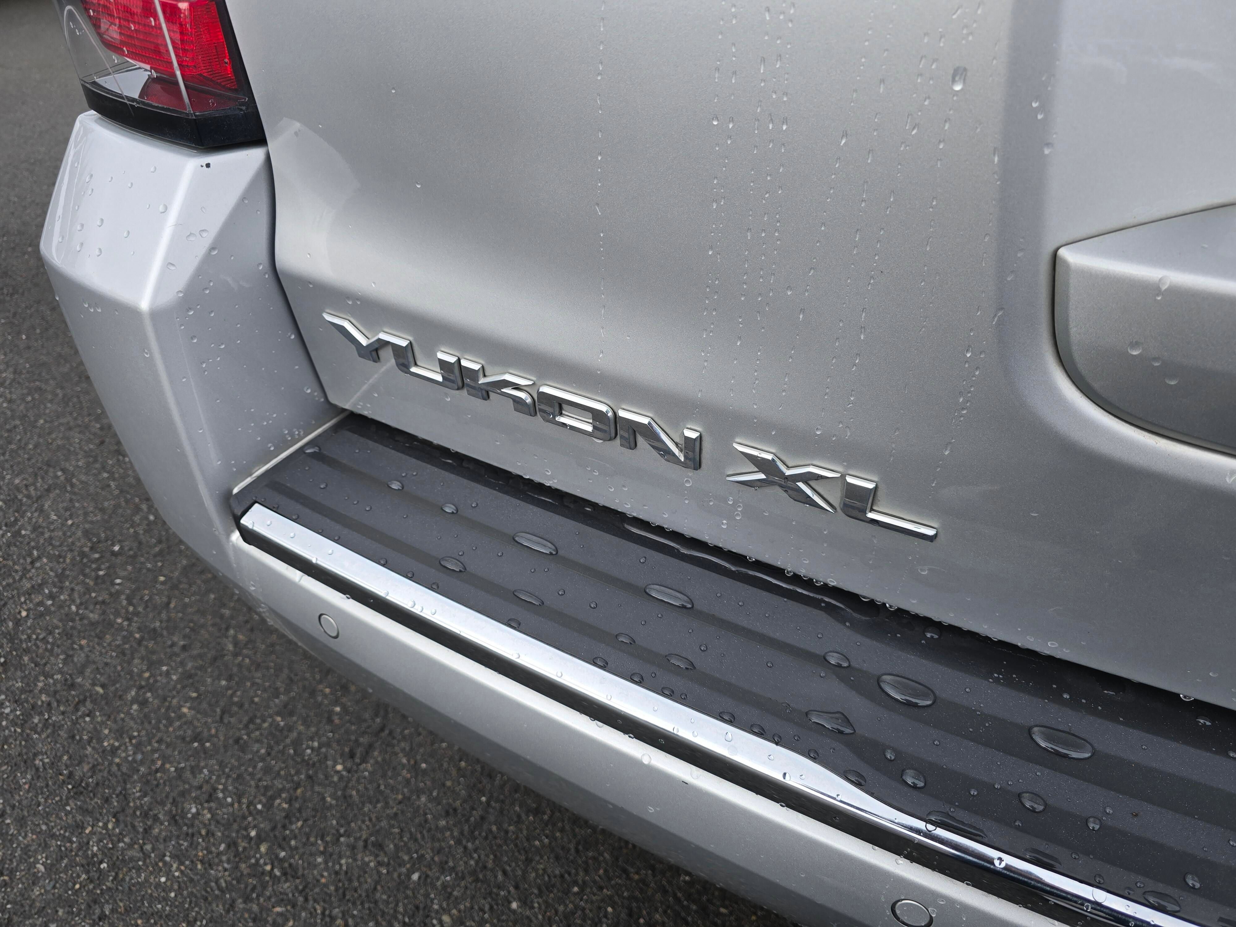 Used 2020 GMC Yukon XL Denali w/ Denali Premium Package image 9