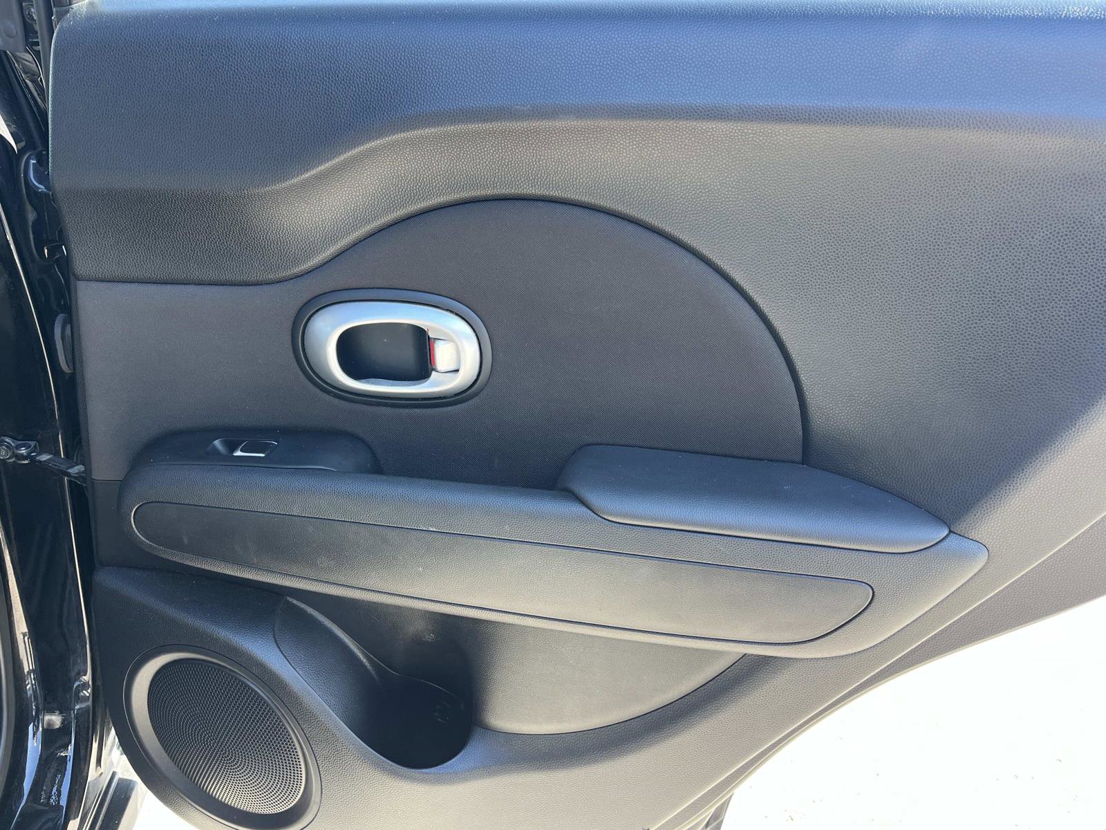Used 2017 Kia Soul FWD image 20
