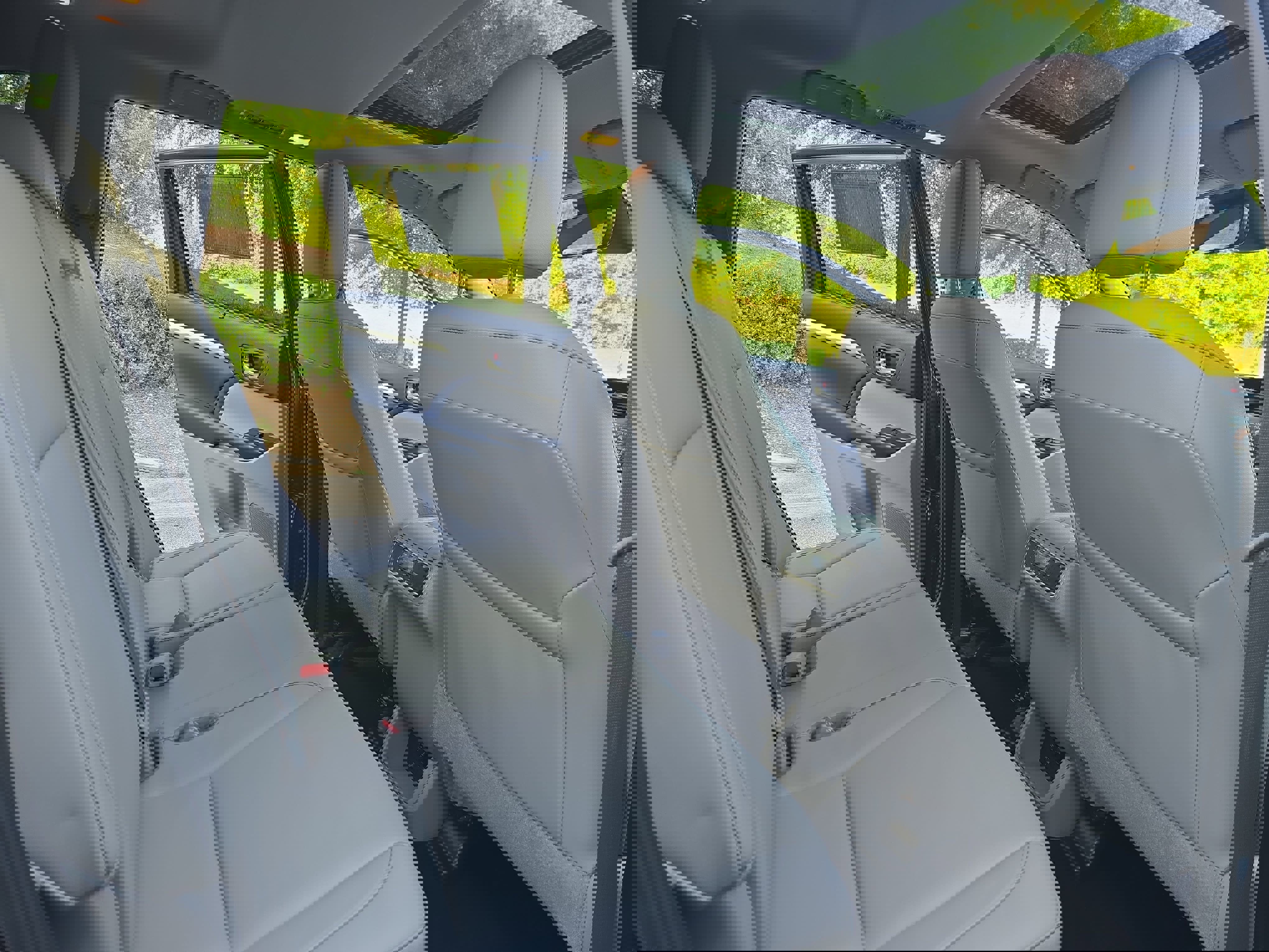 Used 2019 Toyota Highlander XLE FWD image 11