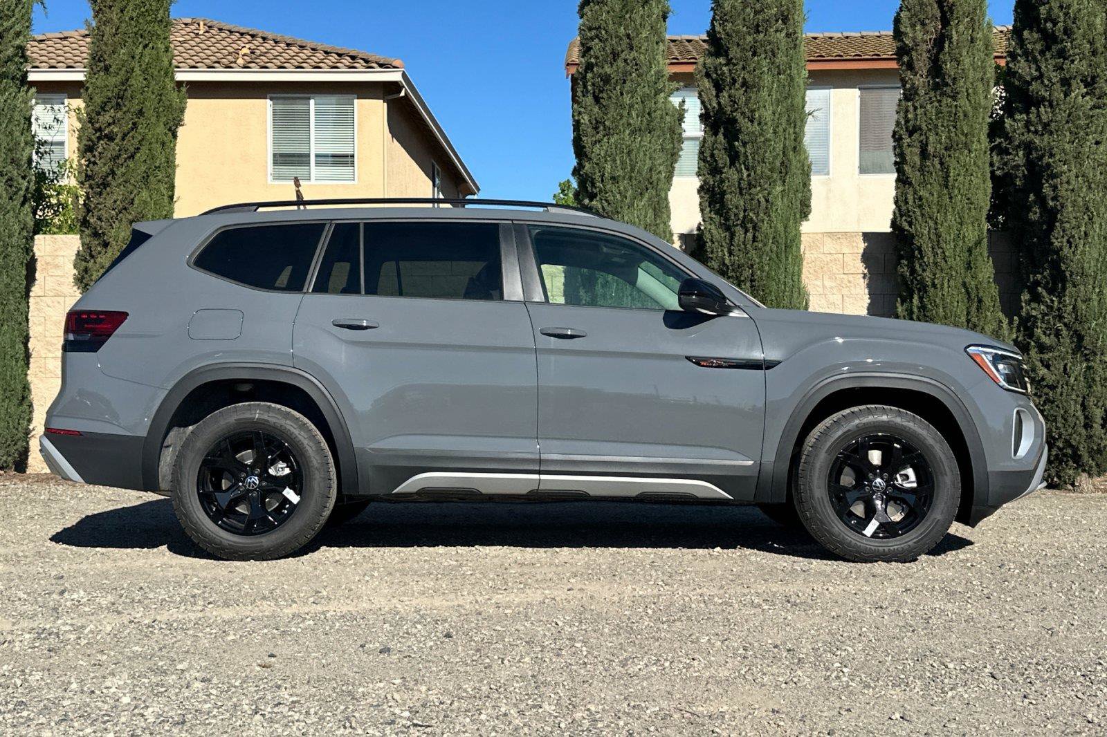 New 2026 Volkswagen Atlas Peak Edition AWD/4WD image 2