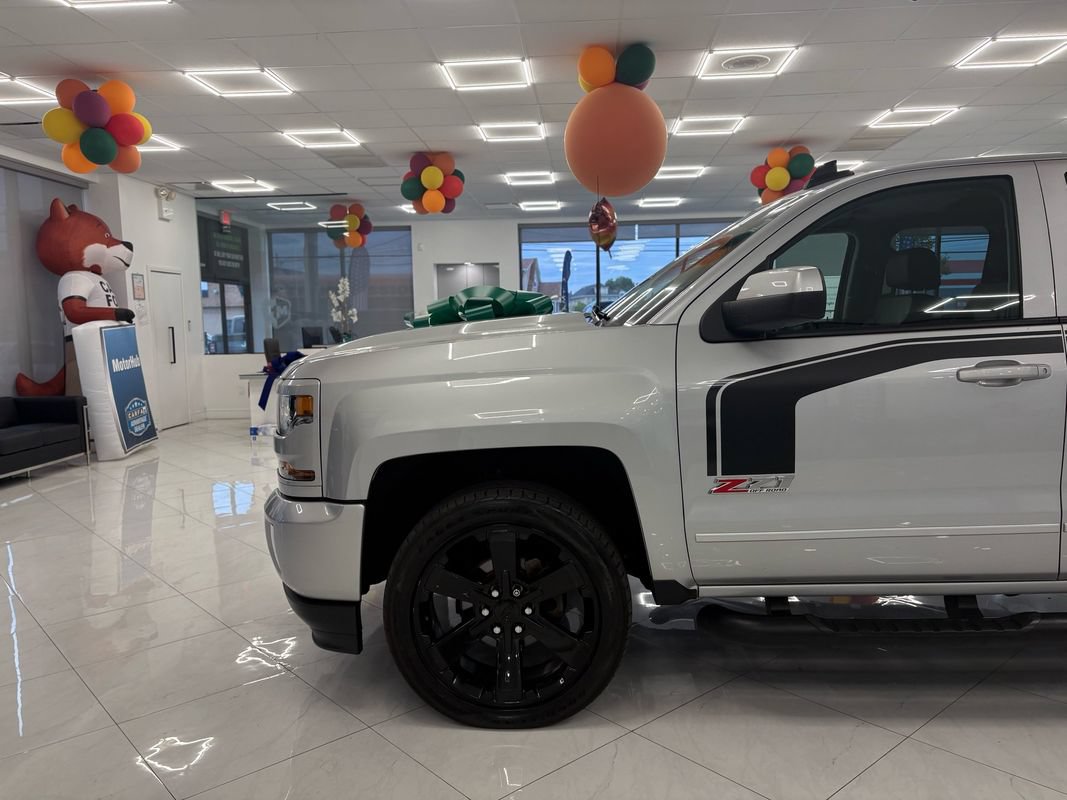 Used 2017 Chevrolet Silverado 1500 LT w/ Rally 2 Edition AWD/4WD image 6