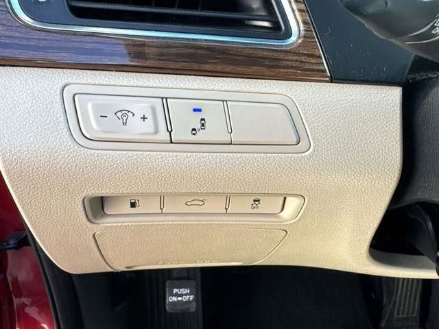 Used 2017 Hyundai Sonata Limited image 31