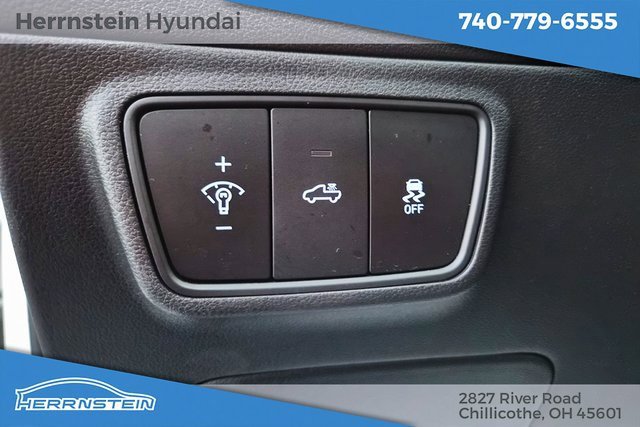 Certified 2024 Hyundai Santa Cruz SE image 17