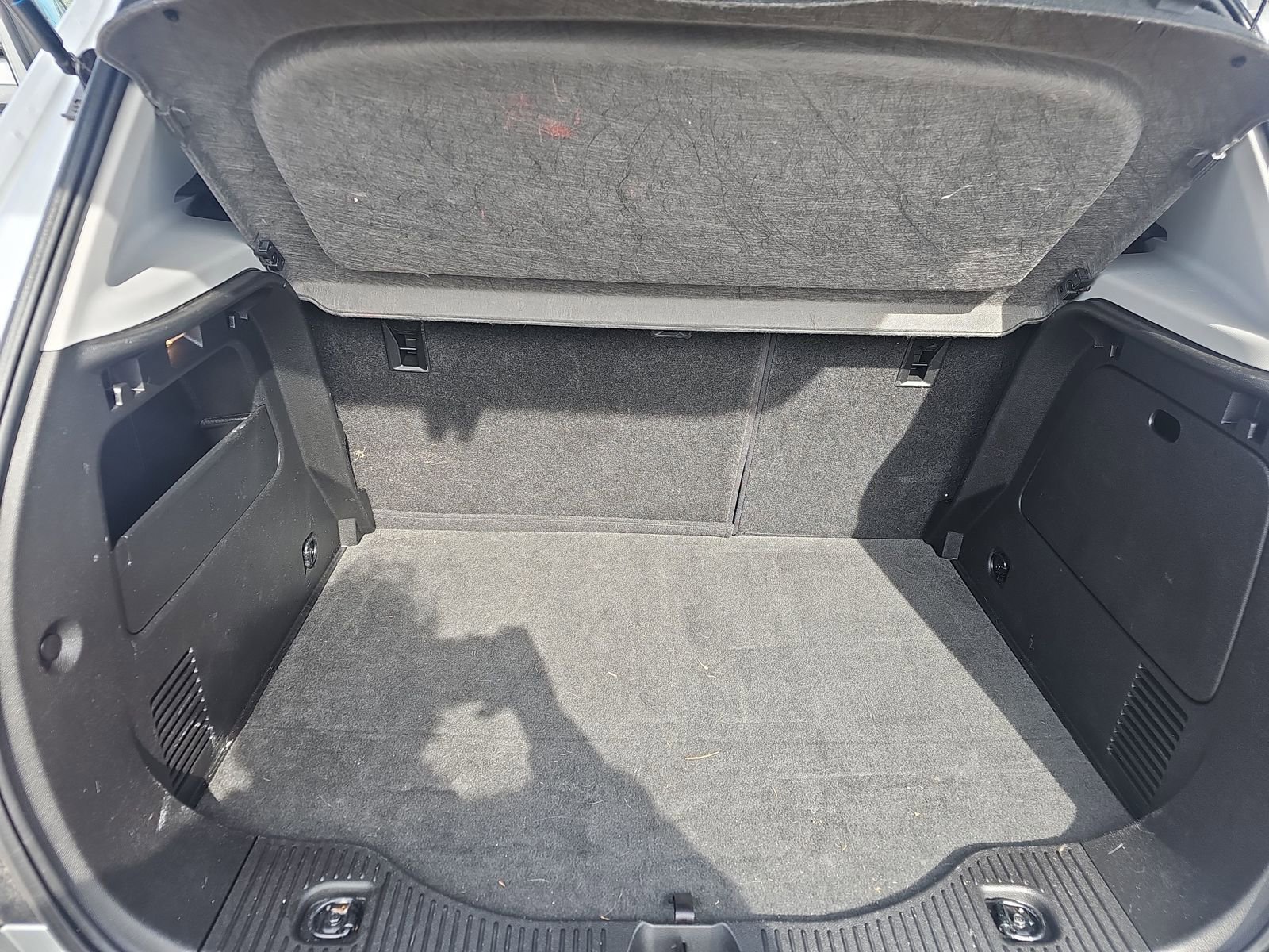 Used 2020 Chevrolet Trax LT w/ LT Convenience Package image 11