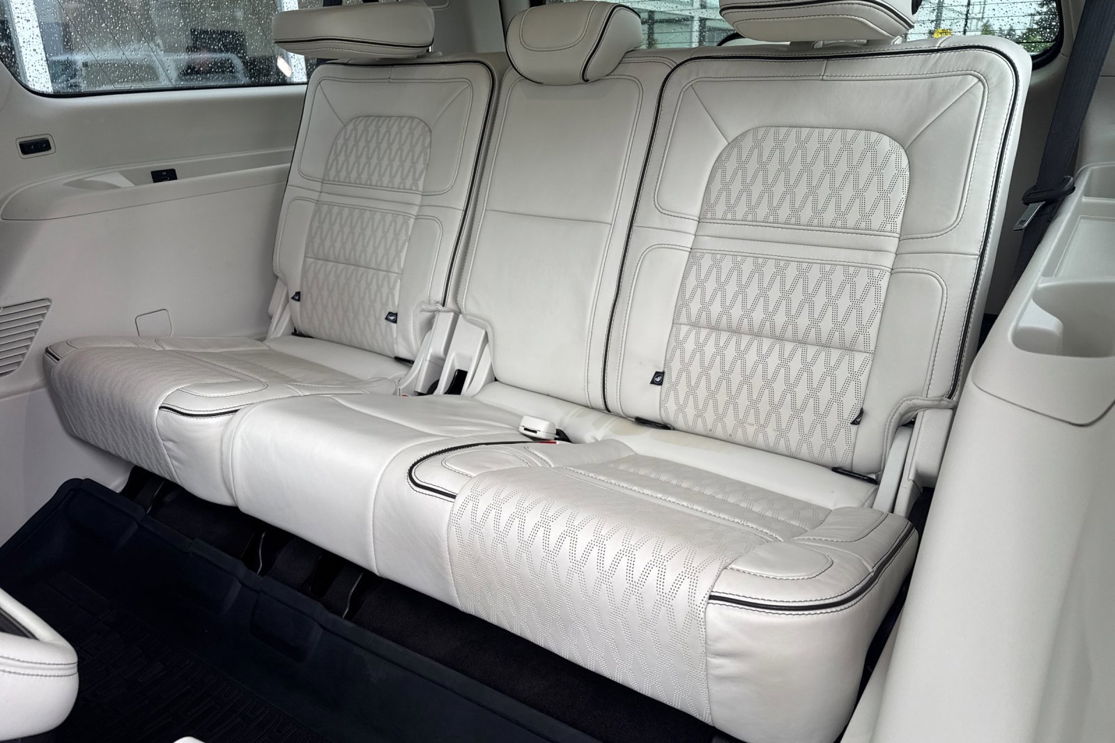 Certified 2024 Lincoln Navigator L Black Label AWD/4WD image 15