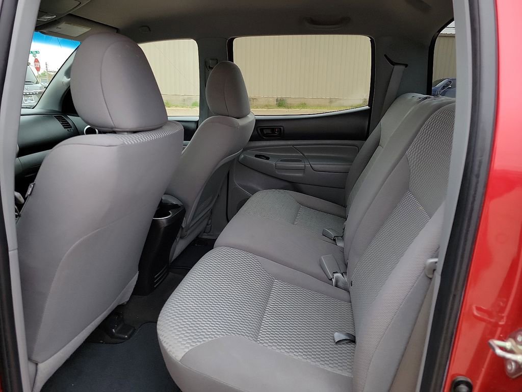 Used 2015 Toyota Tacoma PreRunner w/ SR5 Package RWD image 16