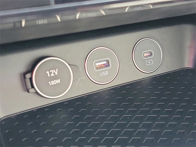 Used 2024 Genesis G70 2.5T image 28