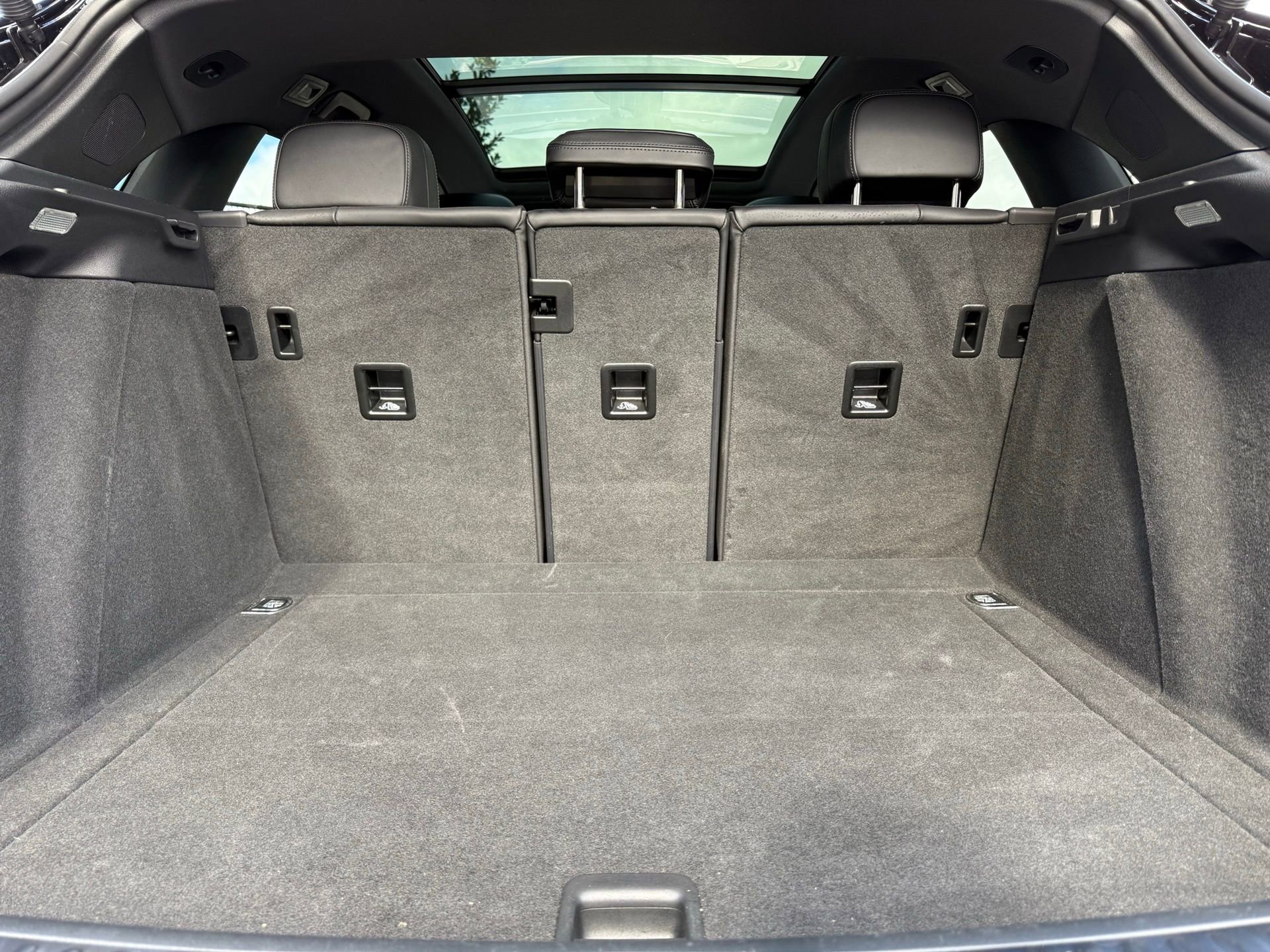 Certified 2024 Porsche Macan image 34