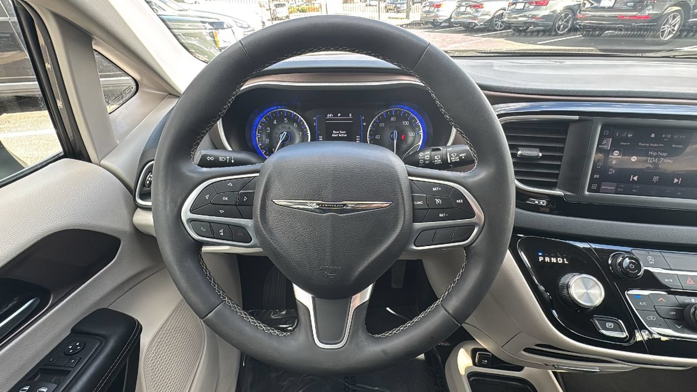 Used 2023 Chrysler Voyager LX FWD image 24