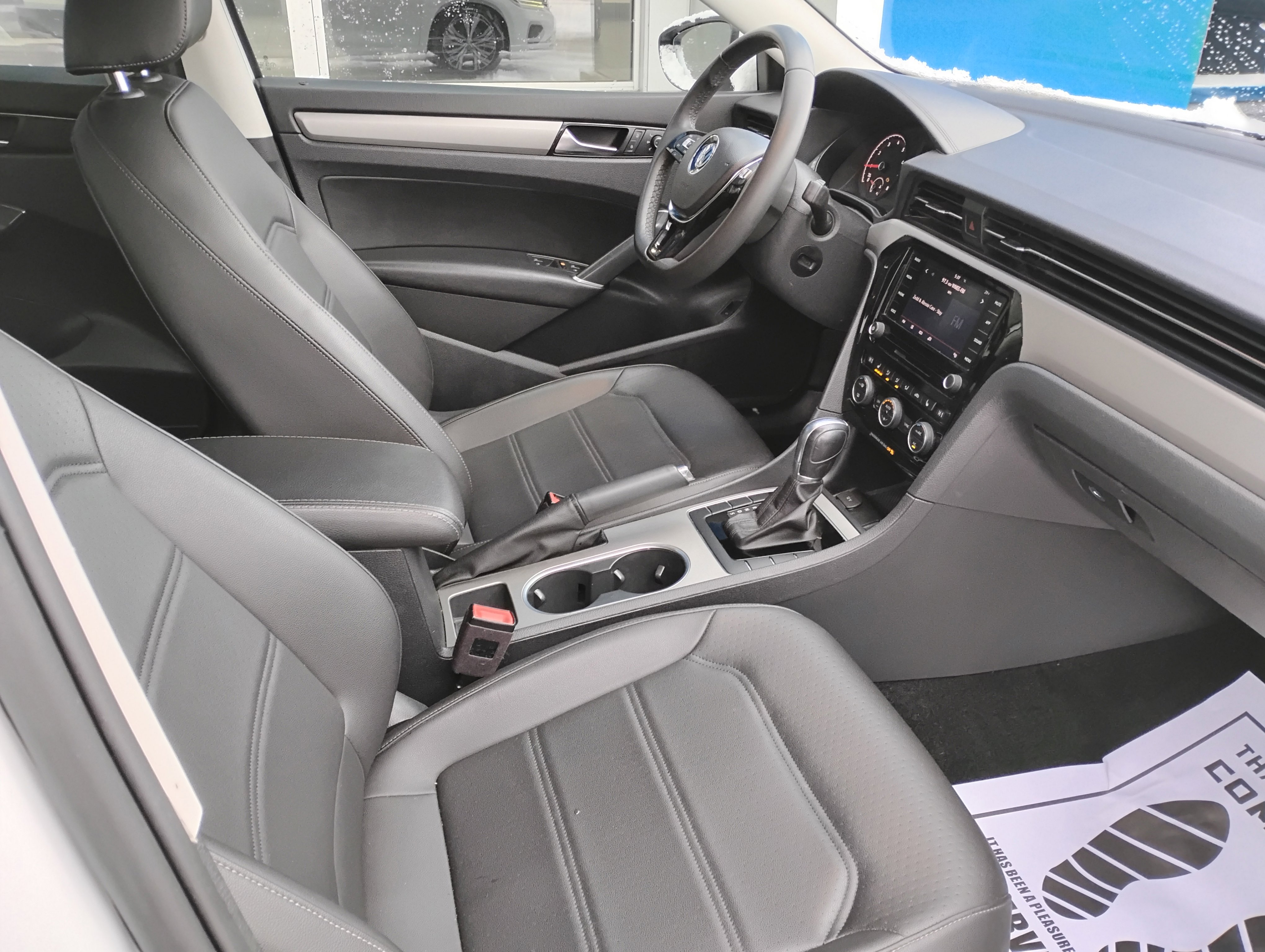 Used 2021 Volkswagen Passat 2.0T SE image 11