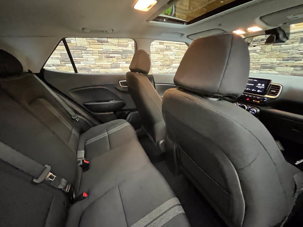Certified 2023 Hyundai Venue SEL FWD image 38