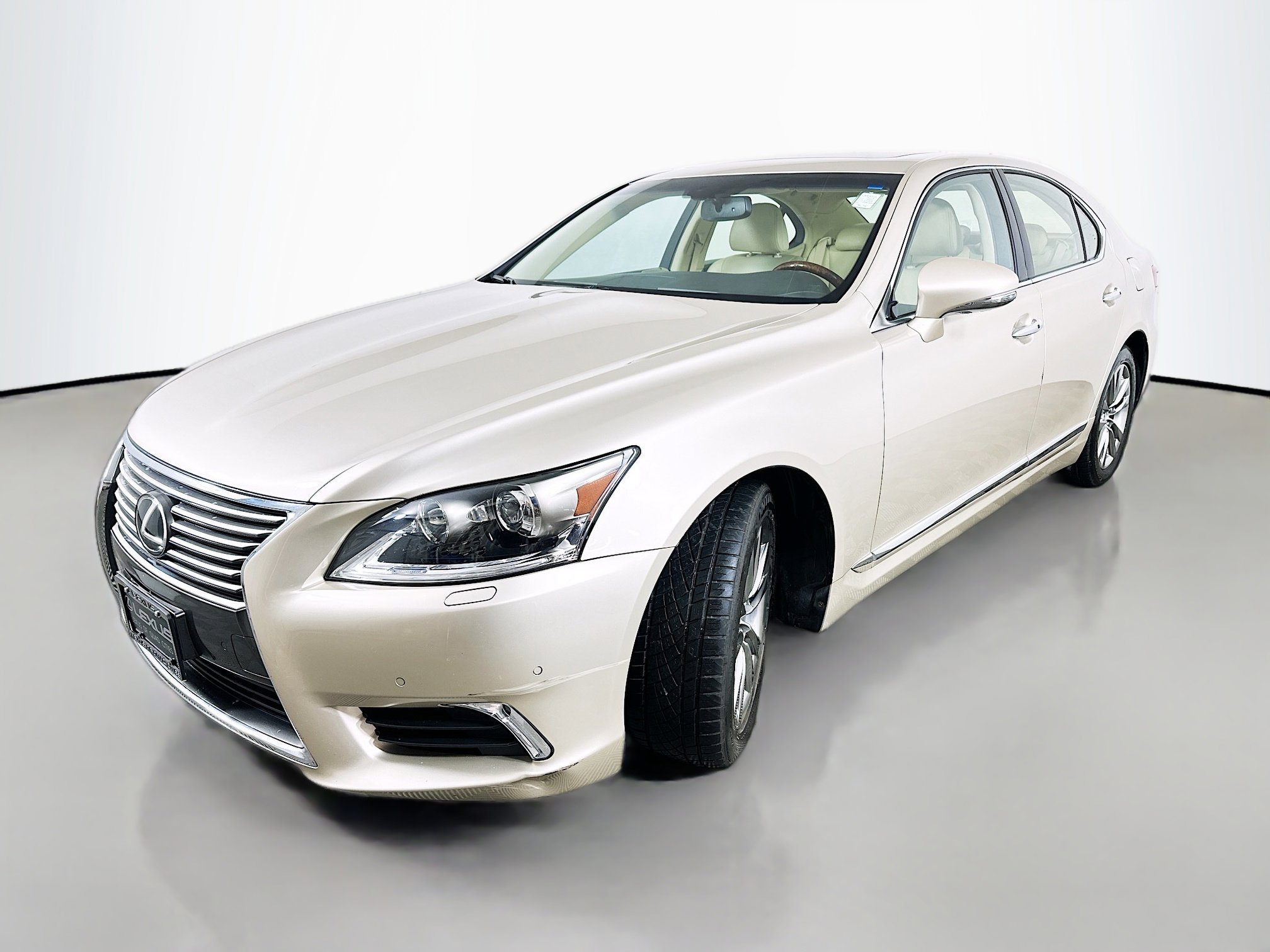 Used 2015 Lexus LS 460 AWD w/ Comfort Package image 3